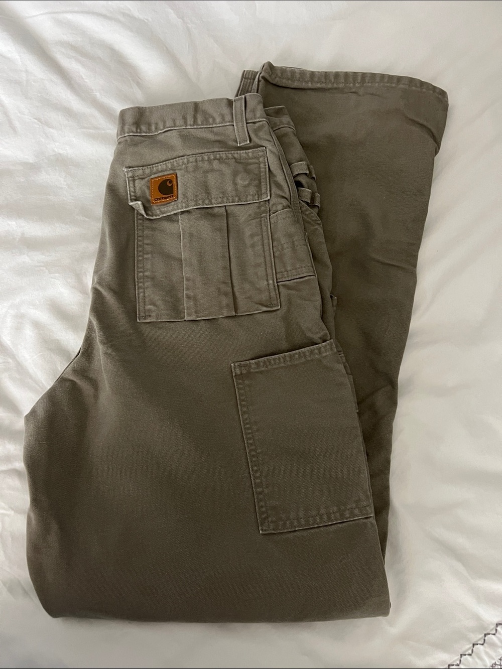 Carhartt Men’s Cargo Pants in Tan size 32 x 34”